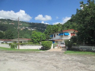 Linstar Close, Kingston / St. Andrew, Jamaica - House for Sale